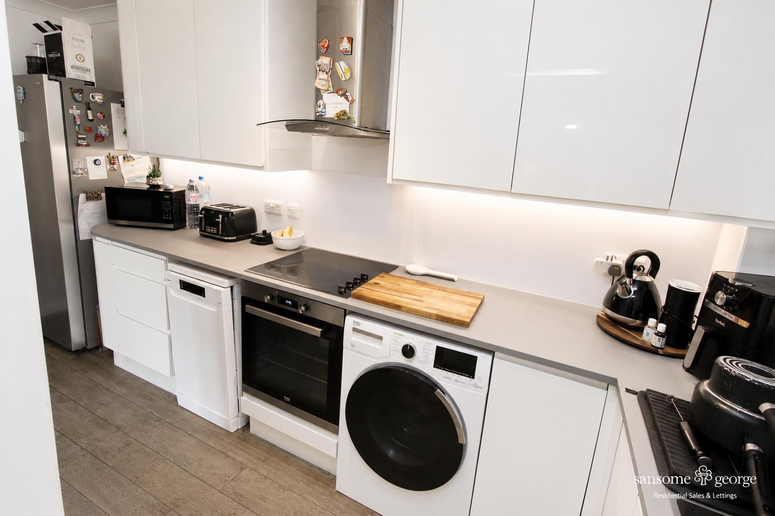 Lamorna Crescent, Tilehurst, Reading